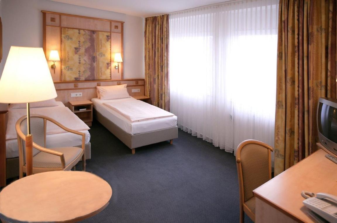 Hotel Wetterau - Self-Check-In Wölfersheim Dış mekan fotoğraf