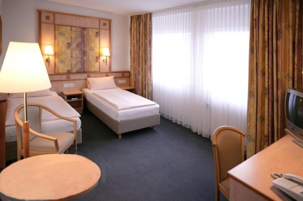 Hotel Wetterau - Self-Check-In Wölfersheim Dış mekan fotoğraf