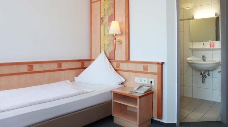 Hotel Wetterau - Self-Check-In Wölfersheim Dış mekan fotoğraf